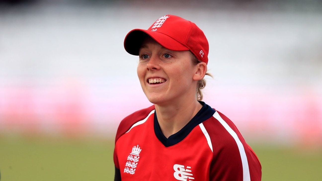 इंग्लैंड की महिलाओं ने दक्षिण अफ्रीका के खिलाफ एलवी बीमा टेस्ट के लिए 13-मजबूत टीम की घोषणा की है जिसमें पांच अनकैप्ड खिलाड़ी शामिल हैं।